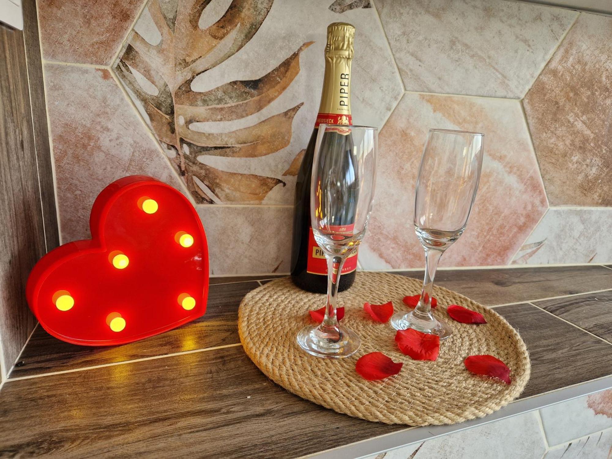 Atoumo Appartement Love Jacuzzi & Jardin Disneyland Paris Quincy-Voisins المظهر الخارجي الصورة